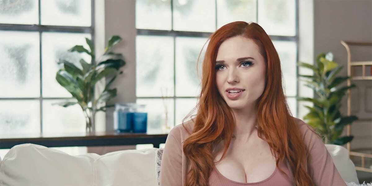 Популярная стримерша подверглась нападению грабителей