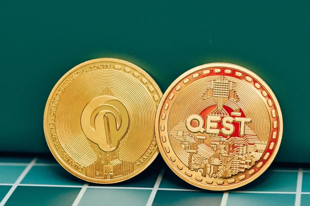 Падение биткоина: Криптовалюты и фондовые рынки под давлением