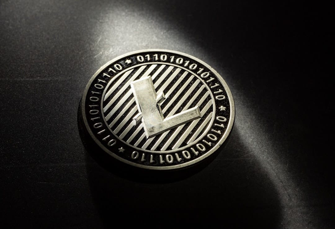 Биткойн демонстрирует волатильность на фоне обсуждения торговых пошлин
