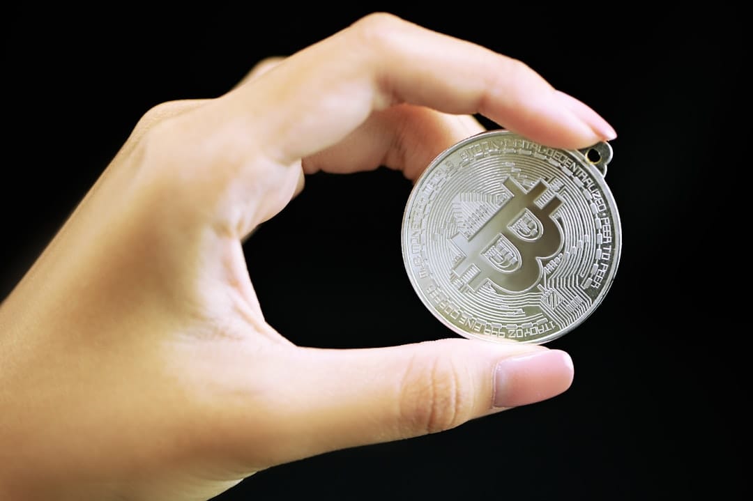 Биткоин достигает рекордных вершин на фоне обесценивания доллара