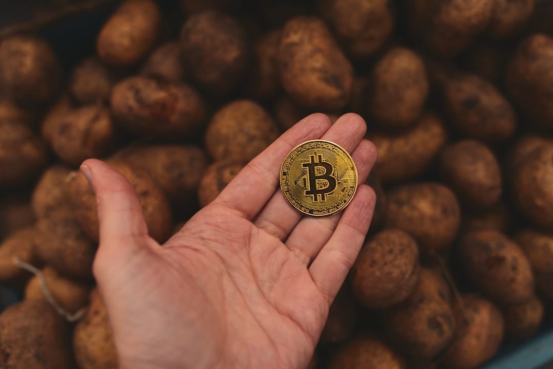 Биткойн теряет позиции после уик-энда