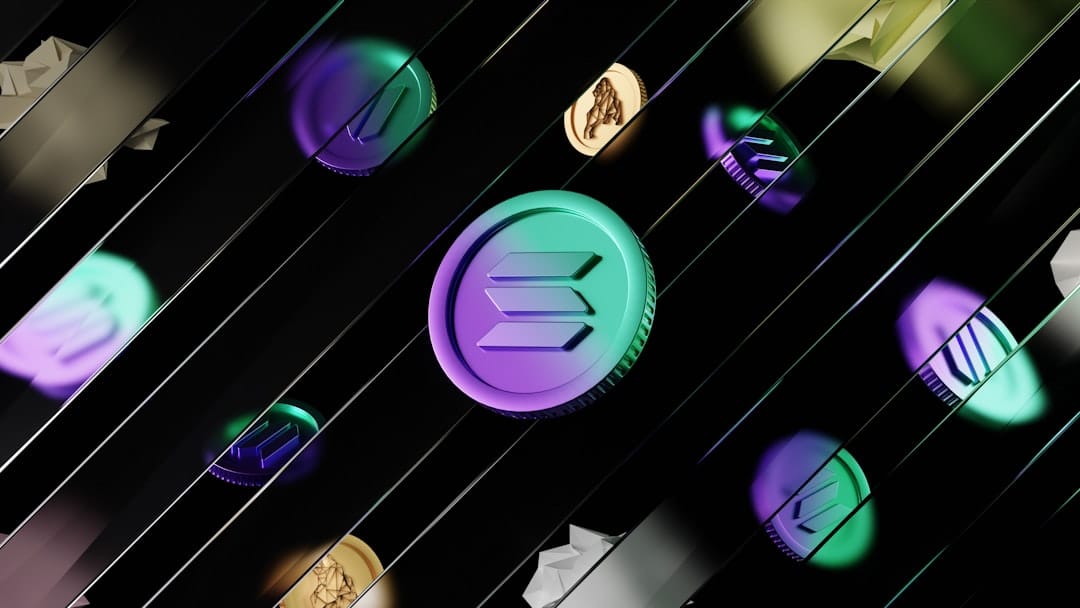 Техническая картина по Solana указывает на риск падения к $50, но ончейн-метрики намекают на дно