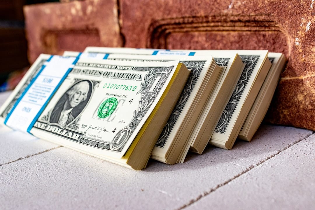 Баффетт вложил $17 млрд в казначейские векселя США: что это может значить для биткоина