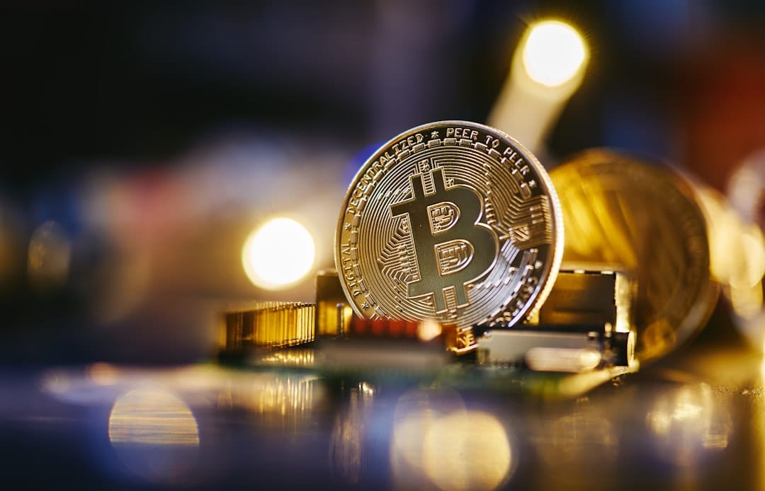 Держатели биткоина несут почти $600 млрд нереализованных убытков на фоне падения BTC до $66 000