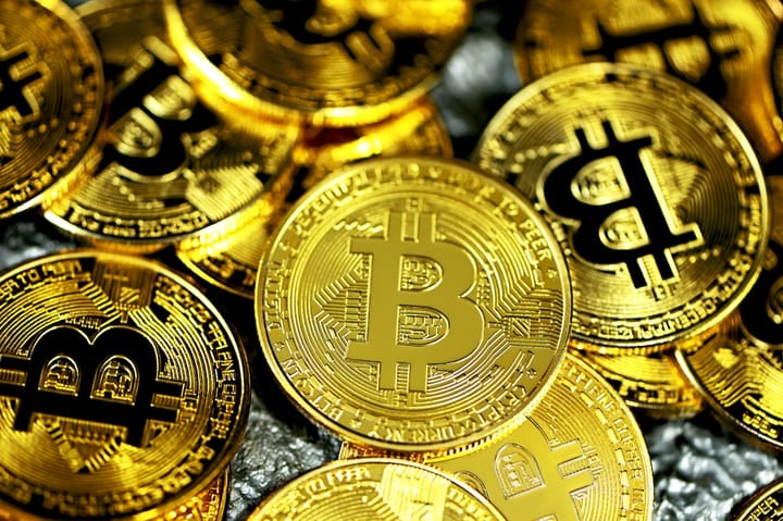 Рекордные $10 млрд оборота у ETF BlackRock на биткоин на фоне резкого падения BTC