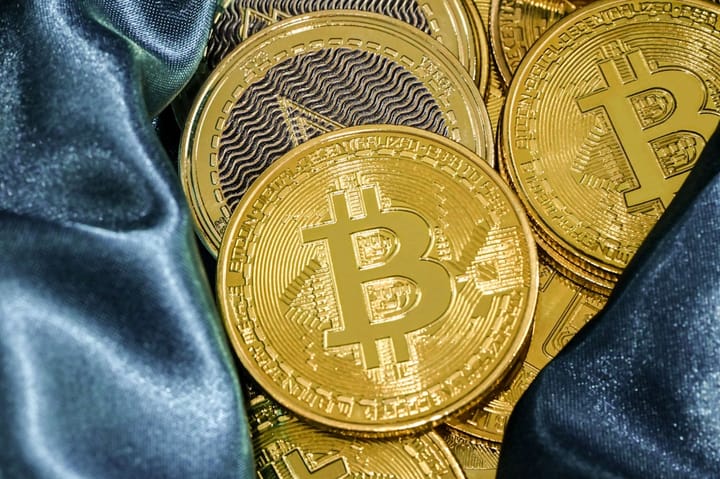 Почему биткоин сильнее реагирует на ликвидность, чем на снижение ставок