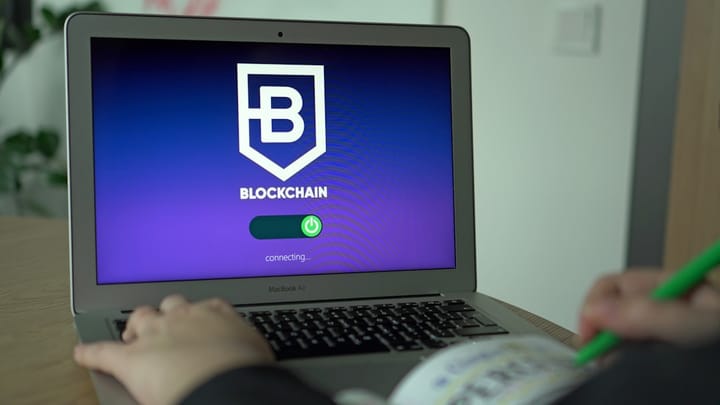 Криптофонды фиксируют четвертую неделю оттоков на $173 млн на фоне падения биткоина ниже $70 000