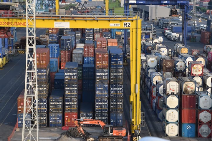 Трамп объявил о введении 10% глобальной пошлины после решения Верховного суда США