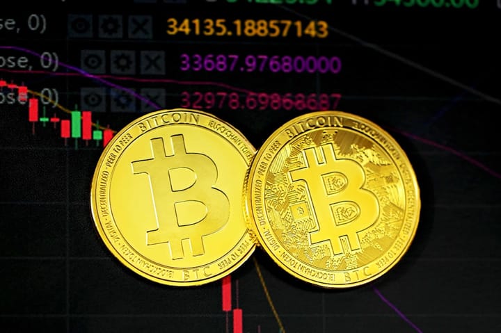 Bitcoin опустился ниже $66 000 после рывка к $68 000 на фоне ожидания брифинга Минобороны США