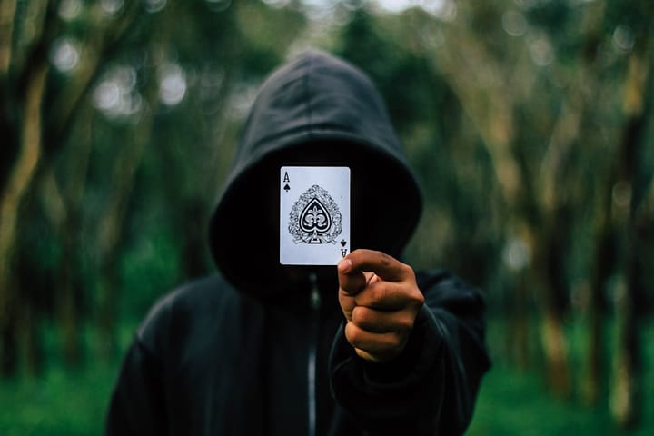ИИ-инструмент для киберпреступников атакует криптосервисы и банковские KYC через дипфейки