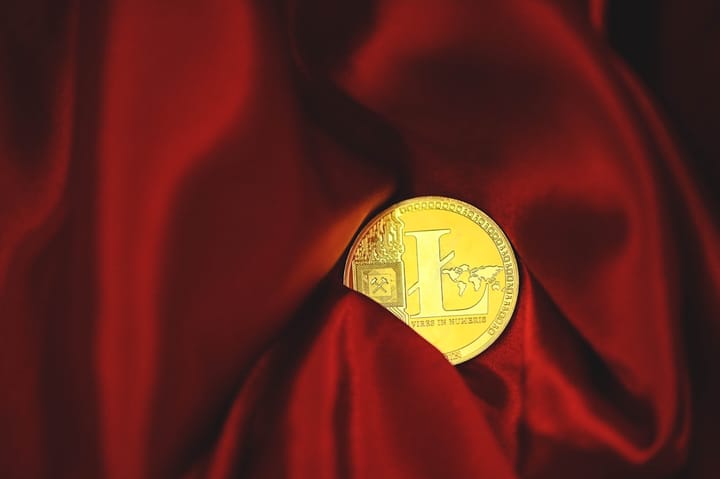 Биткоин приблизился к $75 000 на фоне надежд на сделку США и Ирана и массового шорт-сквиза
