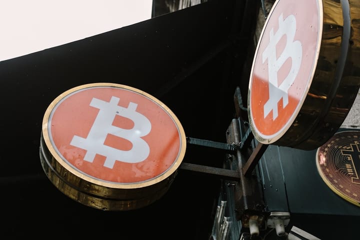 Корпоративные держатели биткоина расходятся во взглядах на стратегию на фоне падения BTC ниже $70 тыс.
